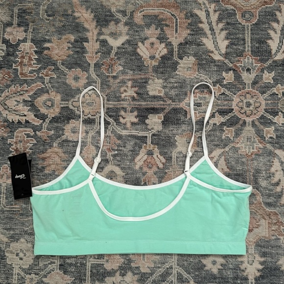 NWT Bra - Picture 3 of 4